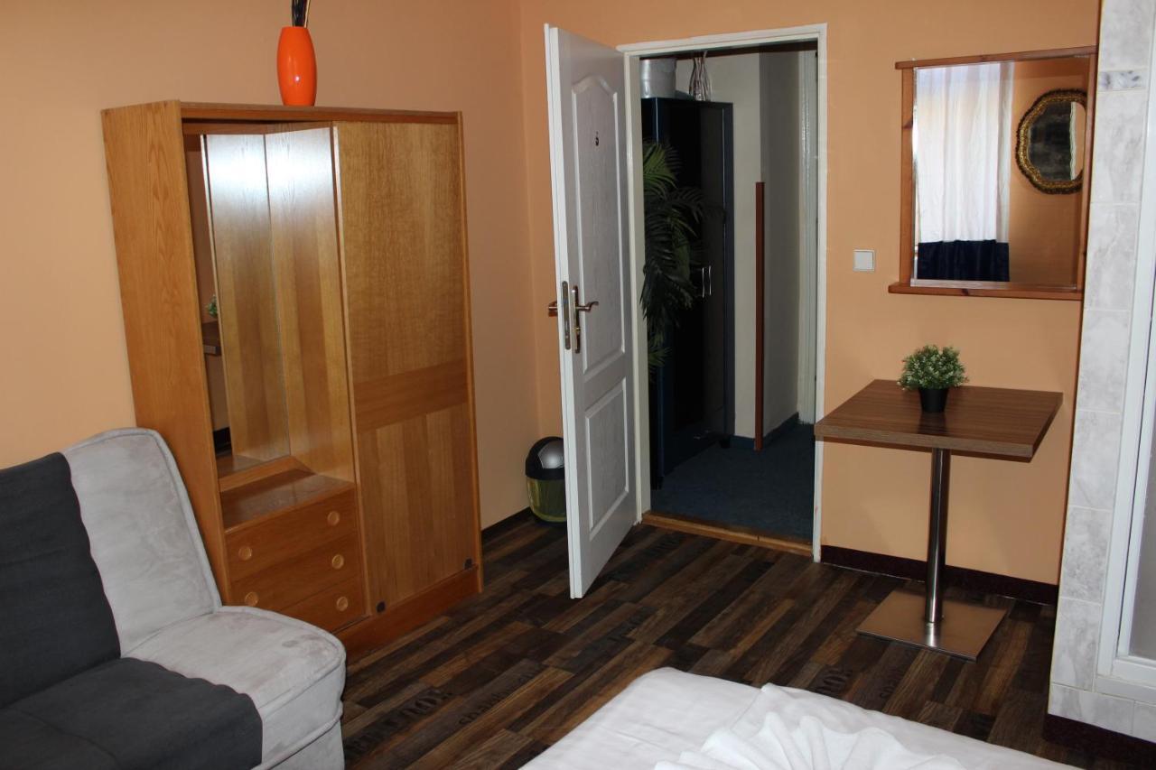 Nocľah s raňajkami Club 2*